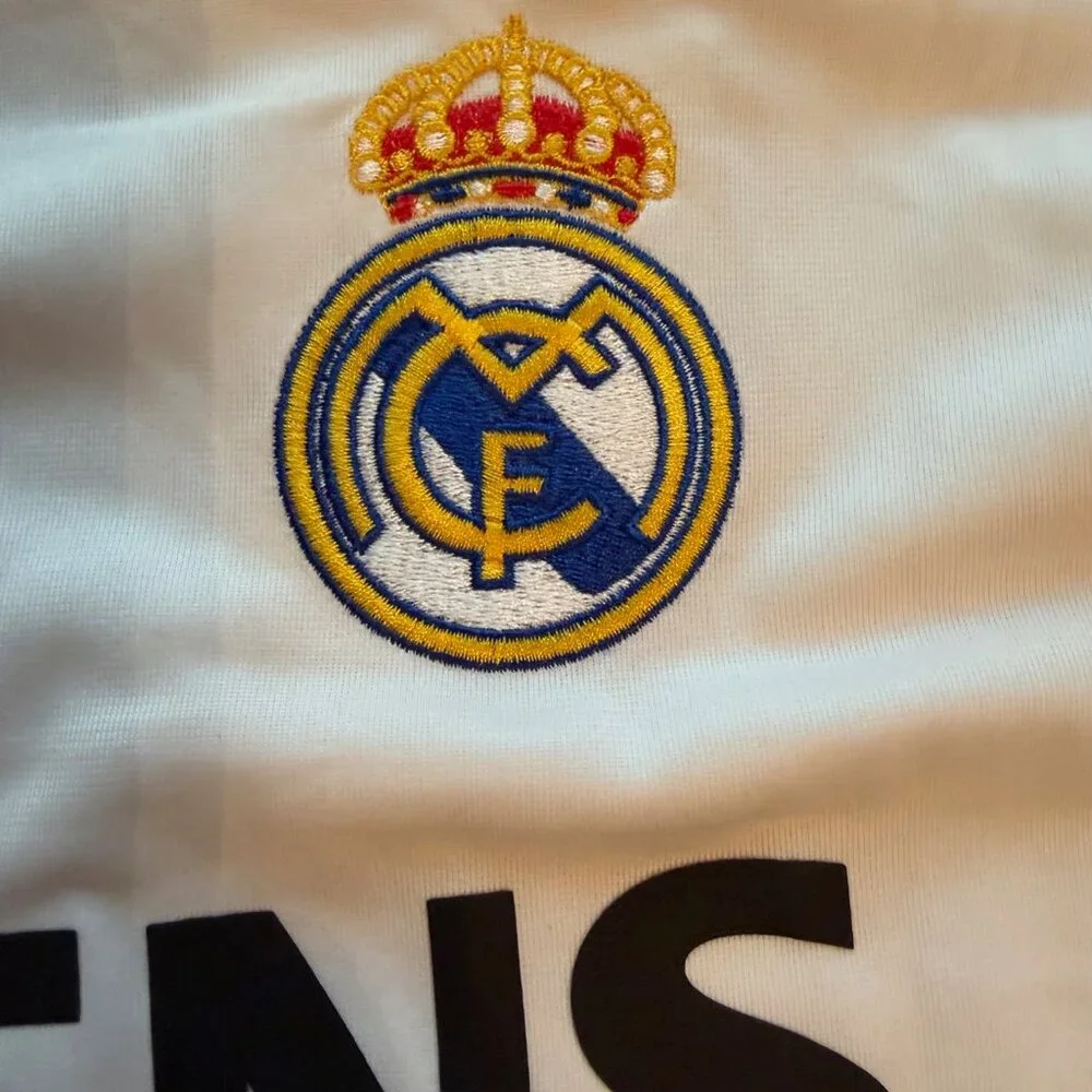 Zidane 2005/06 Retro Soccer Jersey – Size L – New - Picture 4 of 9